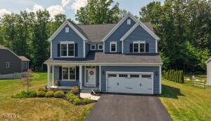 30 Greenbrier Way Halfmoon, NY 12065