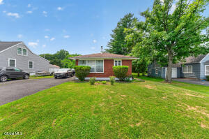 9 Fairlawn Avenue Rensselaer, NY 12144