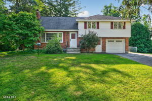 7 Lace Lane Clifton Park, NY 12065