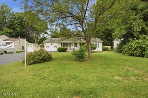 25 Thornberry Drive Glens Falls, NY 12801