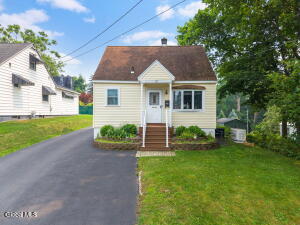 15 Oakland Avenue Amsterdam, NY 12010