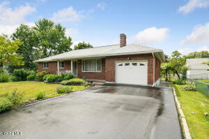 1346 Tracy Avenue Niskayuna, NY 12309