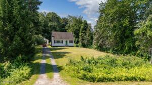 1821 W Glenville Road Adams, NY 12010