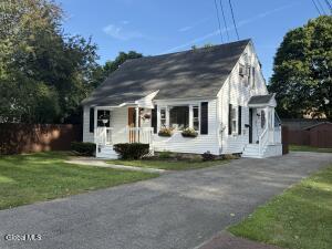 8 Oakland Drive Gloversville, NY 12078