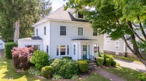 82 Oakland Avenue Gloversville, NY 12078