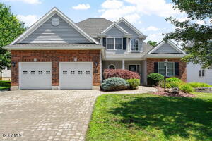 10 Yardley Court Loudonville, NY 12211