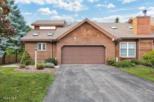 6 Tracey Court Troy, NY 12180