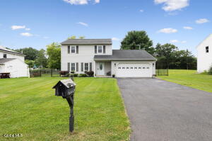 29 Meadowbrook Road Watervliet, NY 12189