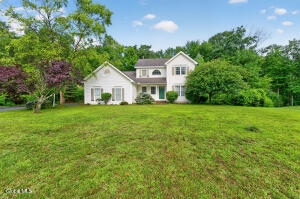 1131 Clute Crest Lane Niskayuna, NY 12309