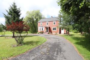 532 Font Grove Road Slingerlands, NY 12159