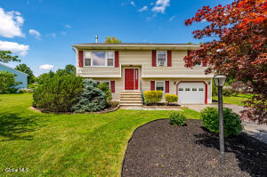 5 Suncrest Drive Waterford, NY 12188