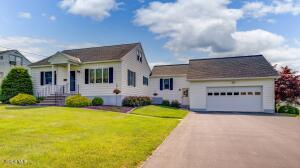 17 Woodrow Road Amsterdam, NY 12010