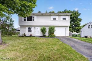 9 Long Avenue Colonie, NY 12110