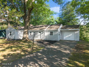 8 Woodland Drive Johnstown, NY 12095