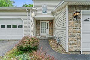 22 Woodside Drive Albany, NY 12208