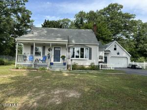 63 Woodlawn Drive Ravena, NY 12143