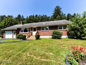 6 Lillian Drive Glenville, NY 12302
