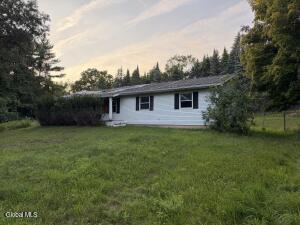 5 Mohican Way Valley Falls, NY 12185