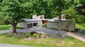 5 Newell Court Albany, NY 12204