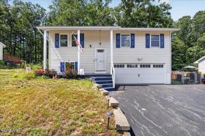 6 Curt Boulevard Saratoga Springs, NY 12866