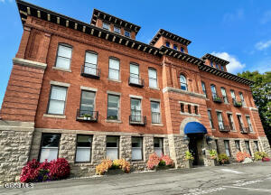 77 Van Dam Street Saratoga Springs, NY 12866