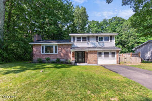 44 Scotch Pine Drive Voorheesville, NY 12186