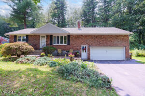 109 Birchwood Drive Schenectady, NY 12303