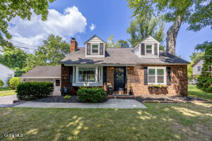 2 Arden Road Schenectady, NY 12302