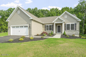 16 Mackenna Court Ballston Lake, NY 12019