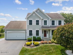 43 Amanda Way Niskayuna, NY 12309