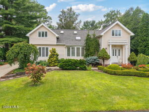 6 Quaker Drive Schenectady, NY 12309