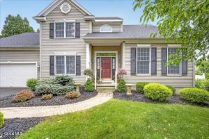 13 Bergen Woods Drive Colonie, NY 12047