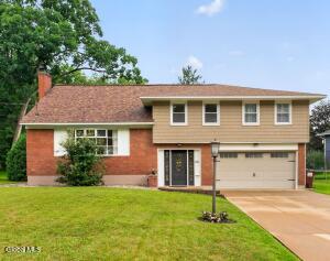 1042 Manas Drive Schenectady, NY 12303