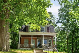 17 Northampton Road Amsterdam, NY 12010