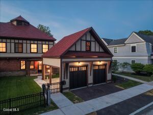 122 Regent Street Saratoga Springs, NY 12866