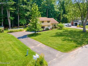 30 Guilder Place Ballston Lake, NY 12019