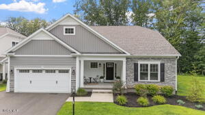 8 Fairway Court Voorheesville, NY 12186