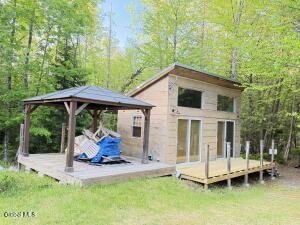 31 Genesee Way Minerva, NY 12851