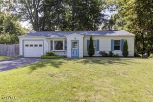 28 Amelia Drive Schenectady, NY 12309
