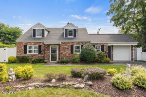 1021 Roberta Road Schenectady, NY 12303