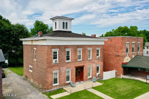 23 S William Street Johnstown, NY 12095
