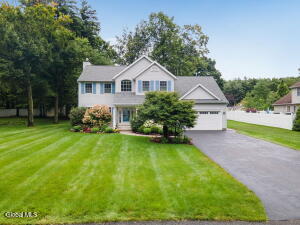 303 Partridgeberry Court Schenectady, NY 12303