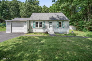 21 Jay Street, Waterford, NY 12188