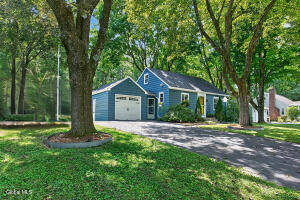 18 E Fernbank Avenue Delmar, NY 12054