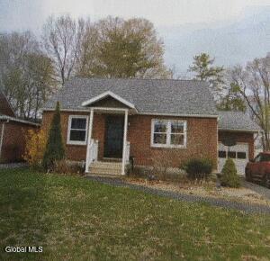 2133 Robinwood Avenue Schenectady, NY 12306