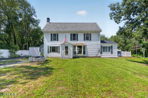 4 Dunsbach Road Halfmoon, NY 12065
