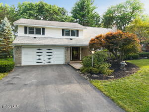 2284 Berkley Avenue Niskayuna, NY 12309