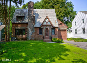 1929 Dean Street Niskayuna, NY 12309