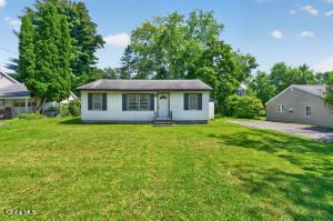 3 Alamo Lane Schenectady, NY 12304