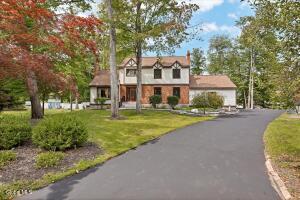 17 Bittersweet Lane Clifton Park, NY 12065